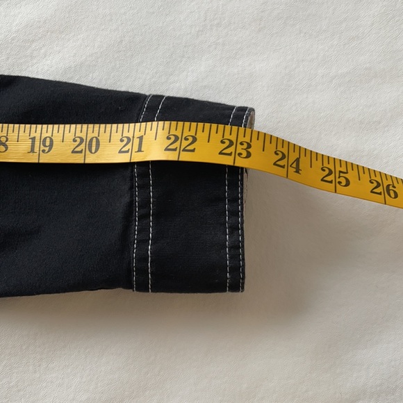 SO Black Jacket w/Contrast Stitching, Wt. Buttons & Flower Fabric Liner L (J) - Picture 10 of 10